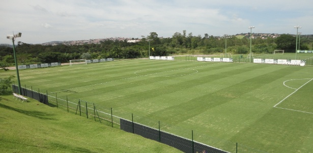 O campo principal do resort que será sede da pré-temporada do Vasco em Atibaia-SP - Vinicius Castro/ UOL Esporte