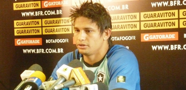 Elkeson acredita que não fará a mesma quantidade de gols de 2011 nesta temporada - Bernardo Gentile/UOL