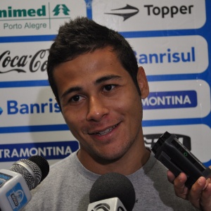 Bruno Collaço sorri com apelido de "Novo Roberto Carlos" e se mostra orgulhoso por interessar times - Marinho Saldanha/UOL Esporte