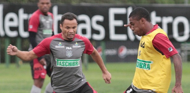 Icasa fecha com Jônatas, ex-Fla, e Roni Araújo permanece como técnico