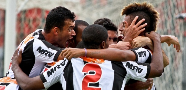 Jogadores comemoram gol de André, o 1º do Atlético-MG na vitória sobre o Boa Esporte - Bruno Cantini/Site do Atlético-MG