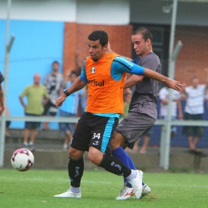 André Lima voltou a disputas diretas em jogo-treino do Grêmio e pode voltar ao time titular na quarta - Lucas Uebel/Trato.TXT