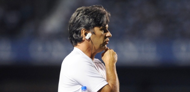 Caio Júnior comemorou os quatro jogos sem derrotas e o crescimento do Grêmio - Edu Andrade/Agência Freelancer