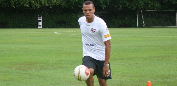 Luis Fabiano sofreu lesão  muscular no dia 28 de janeiro, contra o São Caetano - Site Oficial/Divulgação