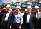 Ministro visita Arena da Baixada e se diz 