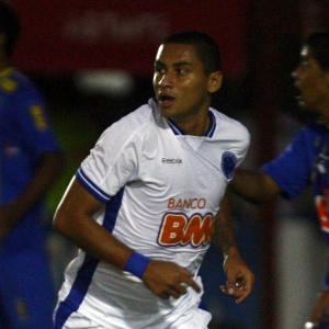 Artilheiro do Mineiro com quatro gols, Wellington Paulista espera apagar temporada ruim em 2011 - Alisson Gontijo/O Tempo/AGIF