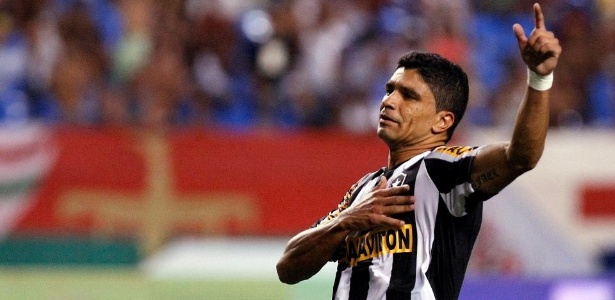 Renato foi "obrigado" a interromper seu repouso para tratar de entorse no tornozelo - Divulgação