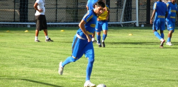 Loco Abreu treinou normalmente nesta sexta e está confirmado para pegar o Vasco - Bernardo Gentile/UOL Esporte