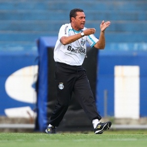 Luxemburgo orienta jogadores do Grêmio em treinamento e vê time preso por excesso de trabalho - Lucas Uebel/Grêmio FBPA