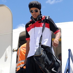 Ronaldinho Gaúcho desembarca em Macaé após servir à seleção brasileira na última terça-feira - Alexandre Vidal/ Fla Imagem