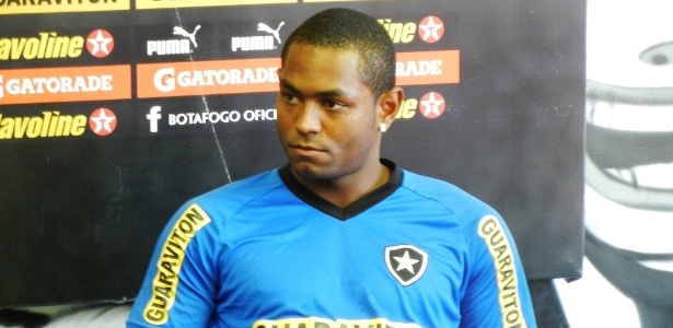 Segundo dirigente, Jobson faltou alguns treinos e foi multado pelo Botafogo - Bernardo Gentile/UOL Esporte