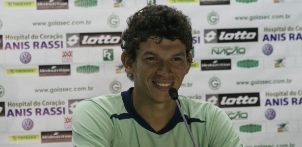 Sem Walter e Amaral, Enderson testa Goiás com Thiago Mendes e Júnior Viçosa