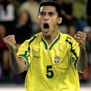 Falcão se despede da Seleção Brasileira de Futsal com mais de 400 gols e  apontado como o maior de todos os tempos