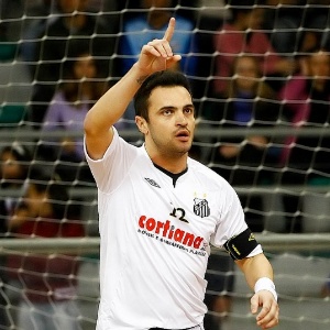 Falcão comemora gol contra o Corinthians na Liga Futsal; ele anotou dois dos três feitos pelo Santos - Ricardo Saibun/Divulgação Santos FC