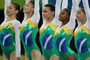 Lais Souza (e) representou o Brasil nas Olimpíadas de Pequim-2008 e Atenas-2004, mas não deve ir a Londres-2012. Jade Barbosa, Daiane dos Santos e Daniele Hypolito estão pré-convocadas