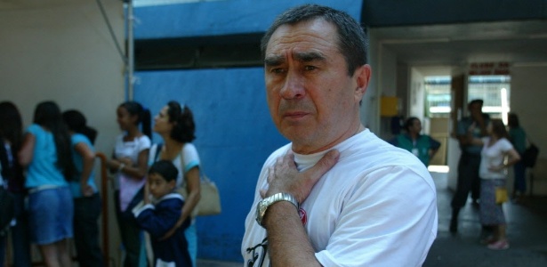 Oleg Ostapenko durante treino da seleção de ginástica em 2005; ucraniano vem ao Brasil - Ayrton Vignola/Folha Imagem