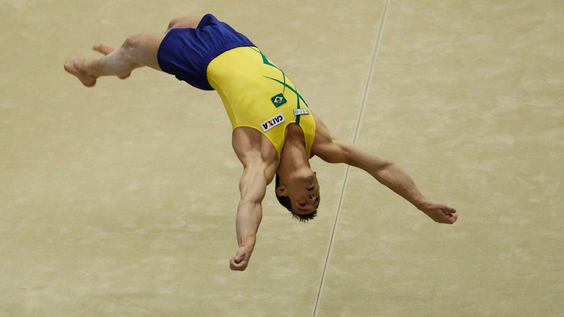 Diego Hypolito faz uma acrobacia na final de solo do Mundial de ginástica (15/10/2011)