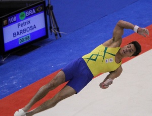 Petrix Barbosa na disputa por equipes com a seleção brasileira; atleta sofre com o nome exótico