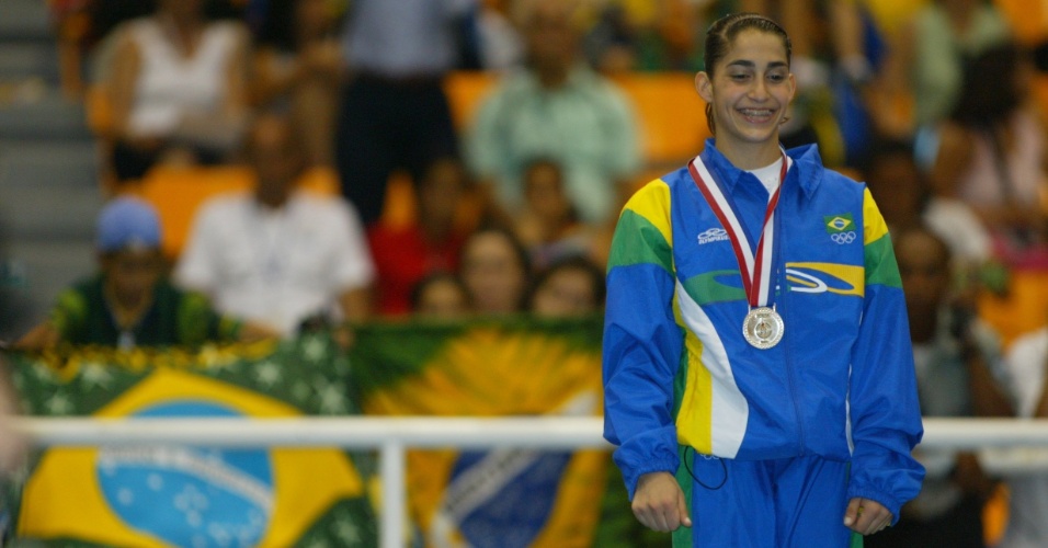 Daniele Hypolito comemora conquista da medalha de prata nos Jogos Pan-Americanos de Santo Domingo-2003