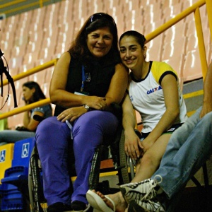 Georgette Vidor e Daniele Hypolito em foto antiga, de 2006; dirigente pressiona a seleção por resultados