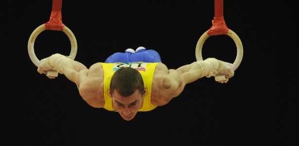 Arthur Zanetti participa da prova de argolas durante o Pré-Olímpico de ginástica em Londres