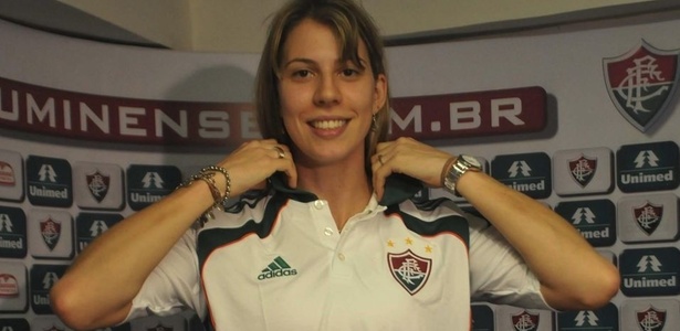 Natalia Falavigna foi apresentada pelo Fluminense e exaltou projeto do clube - Photocamera