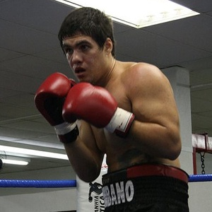 Raphael Zumbano, lutador brasileiro que é primo de Eder Jofre, tem série de 13 vitórias nos pesados - Divulgação