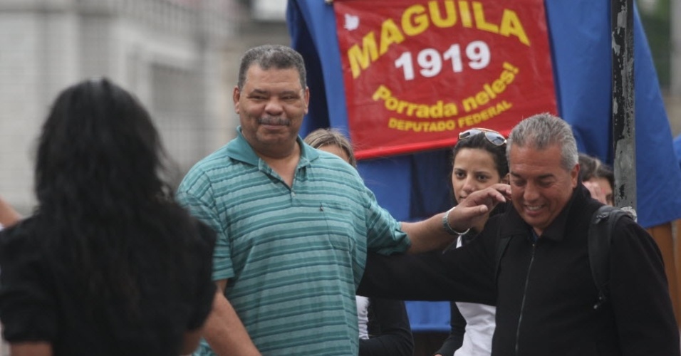 Candidato a deputado federal em 2010, Maguila faz campanha no centro de São Paulo