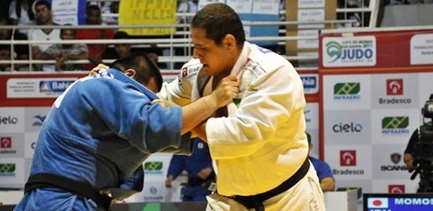 Rafael Silva, o Baby, em ação na Copa do Mundo de judo por equipes