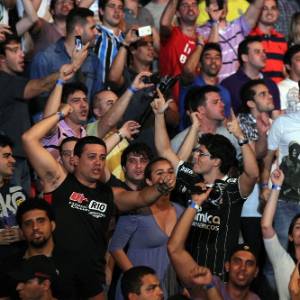 Torcida brasileira foi elogiada pelo presidente do UFC, Dana White, como a mais barulhenta