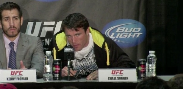 Chael Sonnen participa da coletiva de imprensa do UFC 136 em Houston