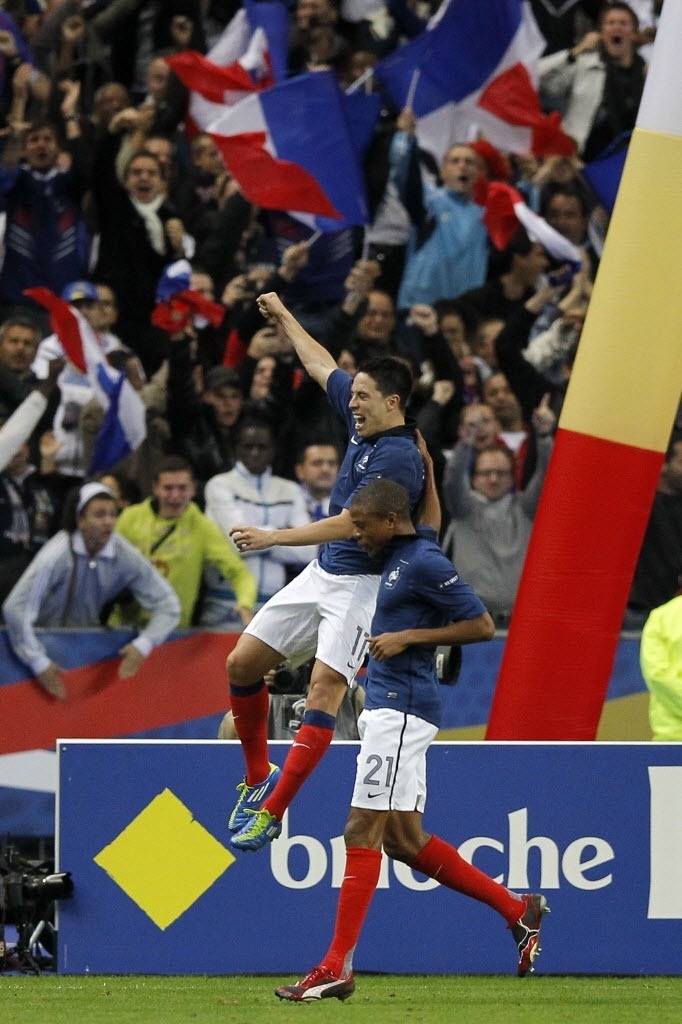 Lembra dele? Forma física de recém-aposentado Nasri chama atenção em  amistoso na França, futebol francês