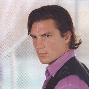 Ricardo Macchi como cigano Igor, em "Explode Coração", de 1995