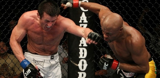 Anderson Silva venceu Chael Sonnen no UFC 117, em 2010, e cederá a revanche