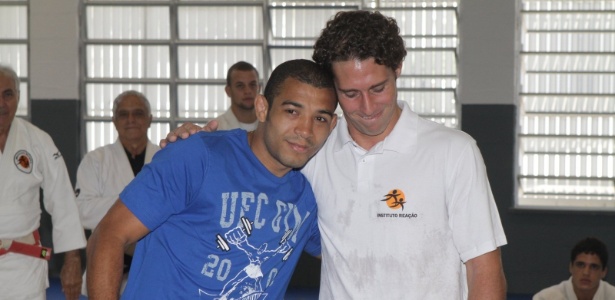 José Aldo (e) e Flavio Canto no lançamento da parceria entre o UFC e o Instituto Reação