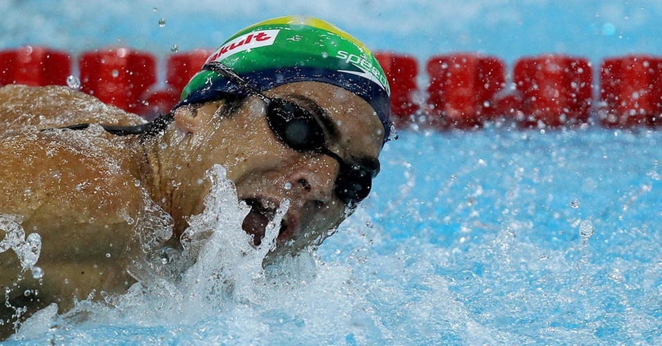 Kaio Márcio nada as eliminatórias dos 100 m borboleta no Mundial de piscina curta