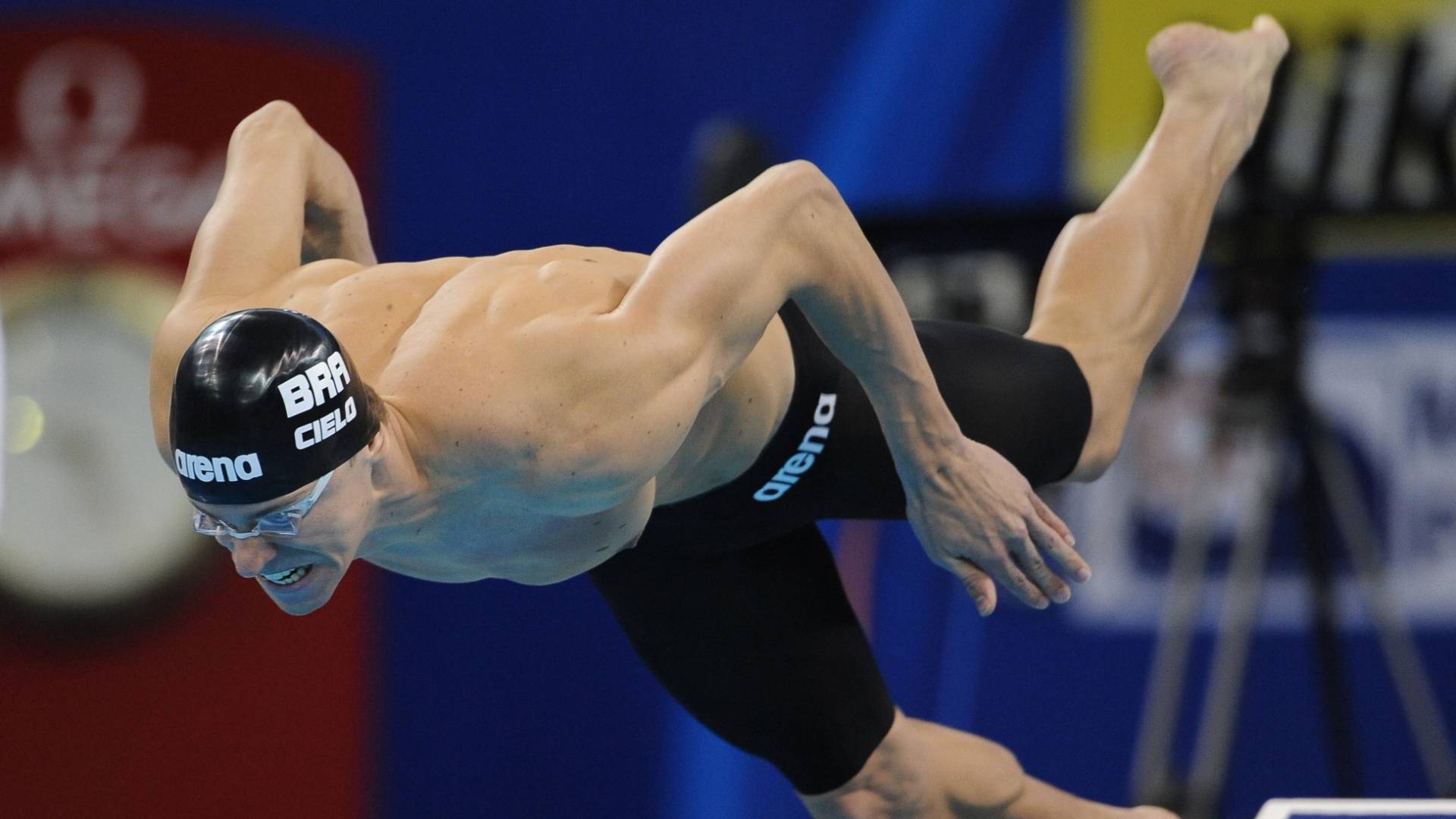 Cesar Cielo salta para competir os 50m livre no Mundial de esportes aquáticos em Xangai
