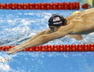 Reao: Com atuao decisiva de Phelps, EUA vencem no revezamento 4x100m medley