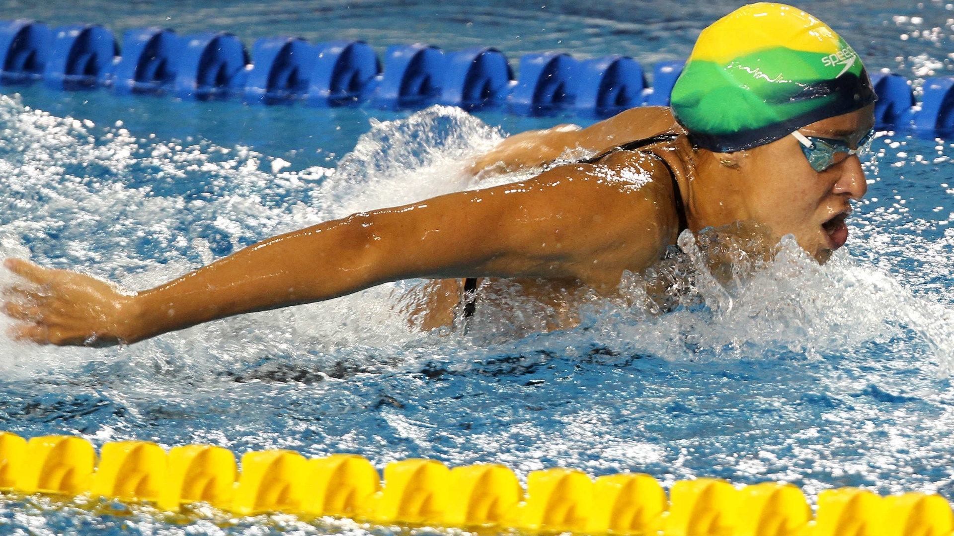 Joanna Maranhão nada para ficar com a medalha de prata nos 400m medley nos Jogos Pan-Americanos de Guadalajara (15/10/2011)