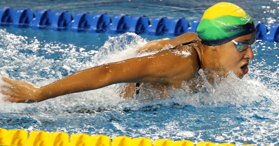Joanna Maranhão nada para ficar com a medalha de prata nos 400m medley nos Jogos Pan-Americanos de Guadalajara (15/10/2011)