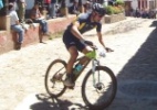 Com pneu furado, brasileiro termina prova de mountain bike empurrando a bicicleta - Emanuel Colombari/CBC/Divulgação