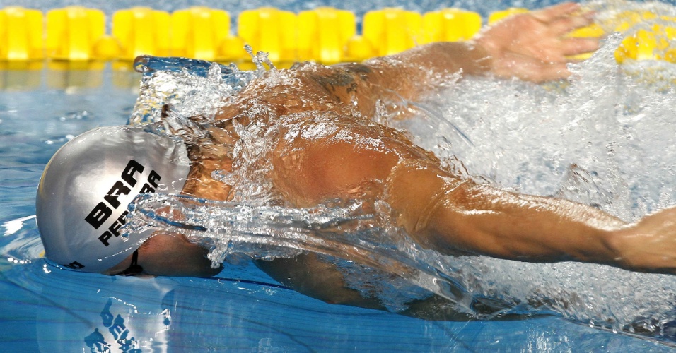 Thiago Pereira nada final dos 400m medley para conquistar a primeira medalha de ouro brasileira no Pan de Guadalajara (15/10/2011)