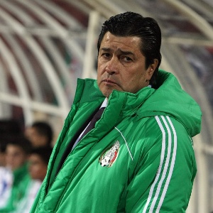 O técnico de futebol do México no Pan, Luis Fernando Tena, afirmou que seus comandados não estão comendo carne