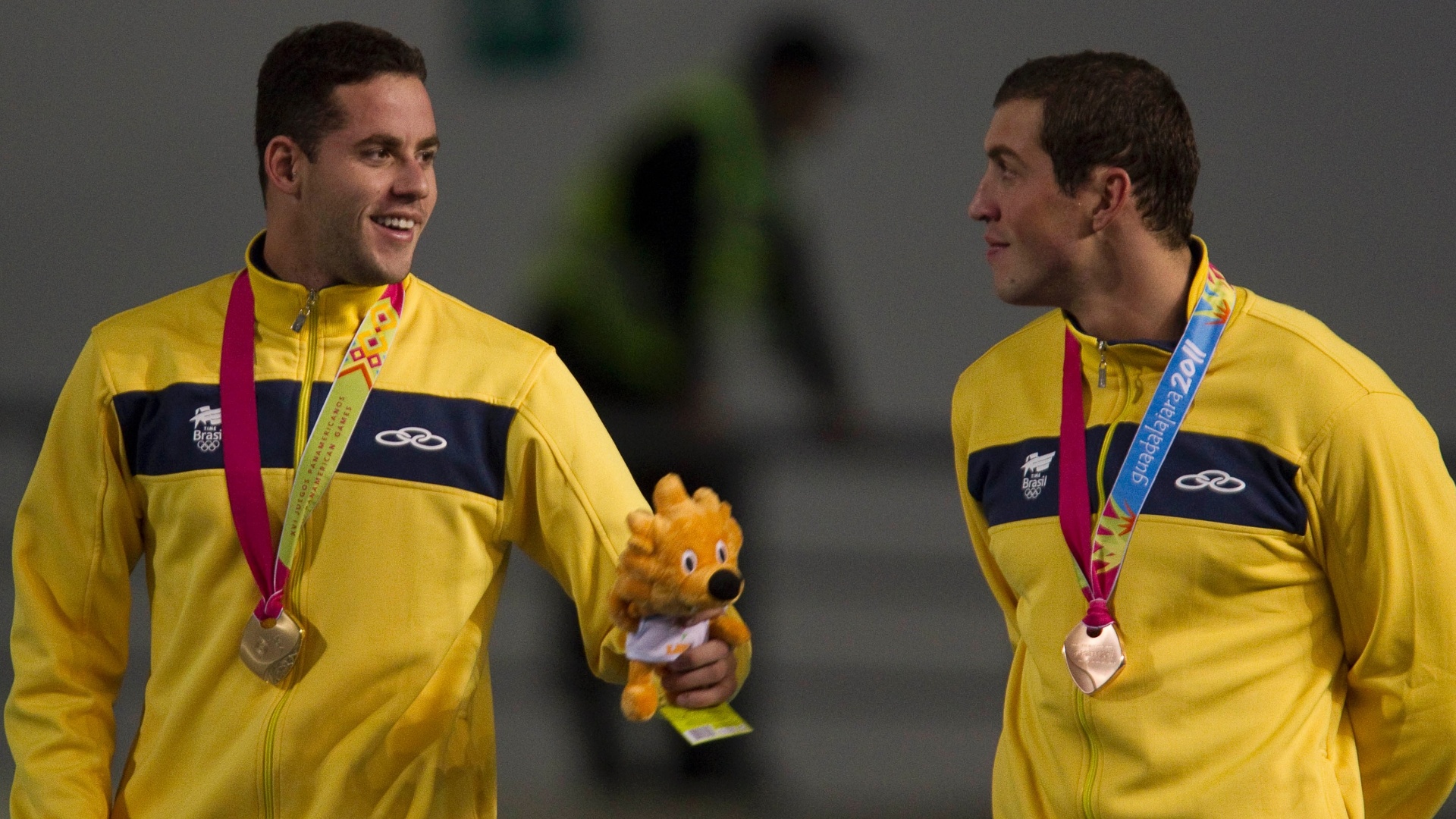 Thiago Pereira e Guilherme Guido foram ouro e bronze nos 100 m costas no Pan de Guadalajara