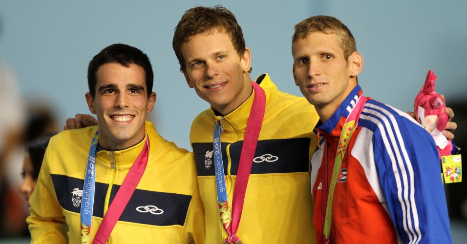 Cesar Cielo e Bruno Fratus venceram o ouro e a prata nos 50 m livre no Pan de Guadalajara (20/10/2011)