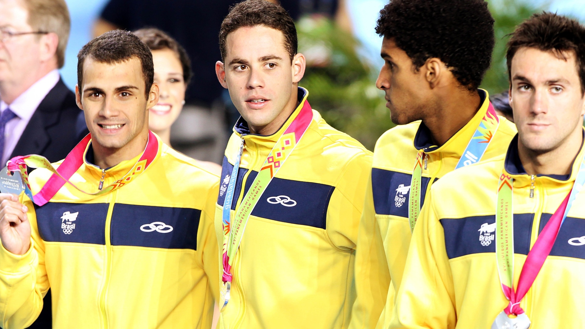Leonardo de Deus, Thiago Pereira, Nicolas Oliveira e André Schultz ganharam a prata no revezamento 4x200 m livre (19/10/2011)