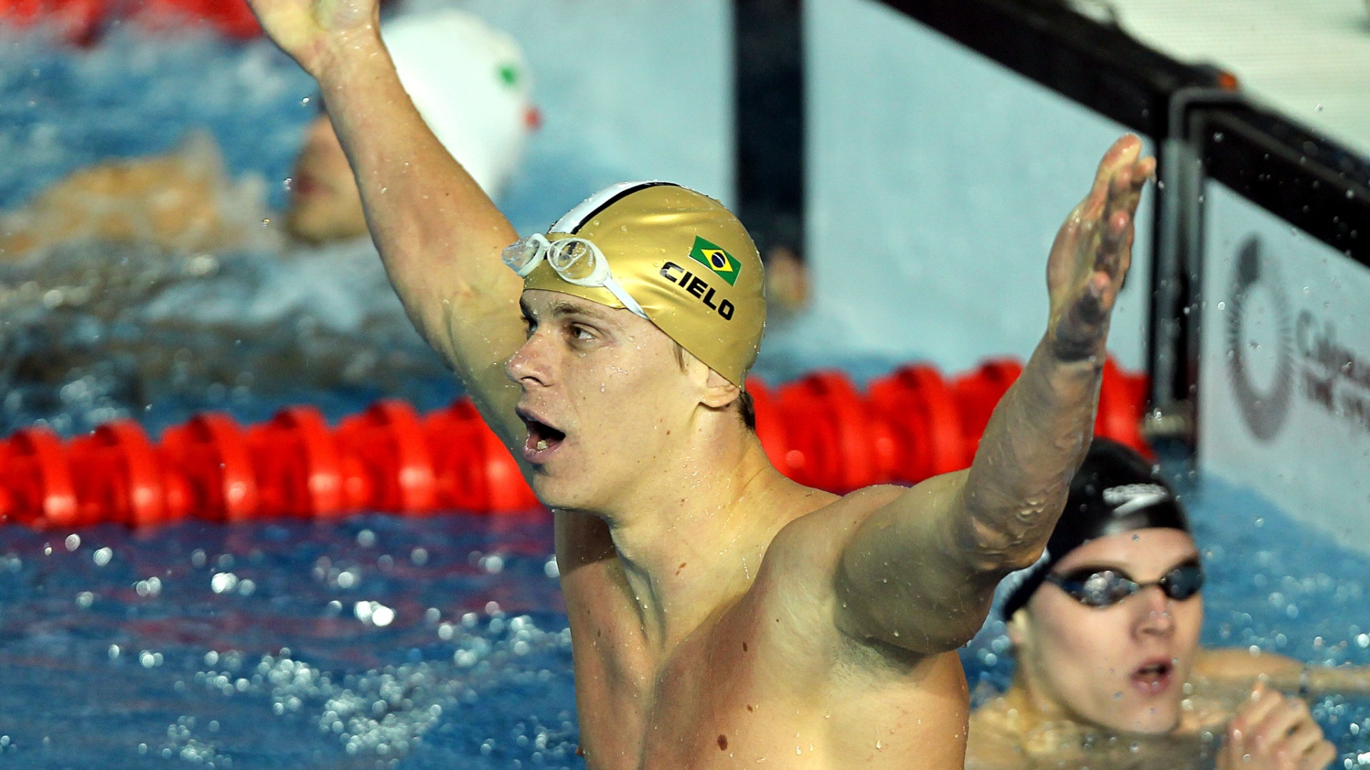 Cesar Cielo fechou o revezamento 4x100 m medley e garantiu o ouro para o Brasil (21/10/2011)