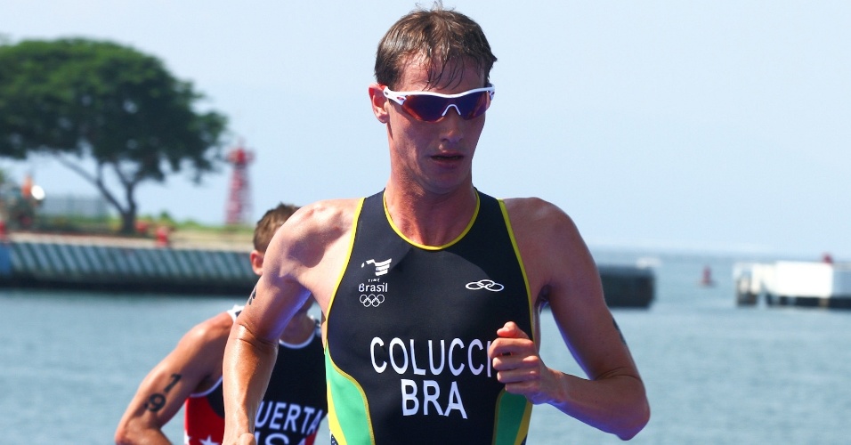 Reinaldo Colucci conquistou o ouro para o Brasil no triatlo do Pan (23/10/2011)