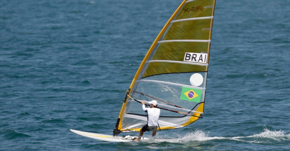 Ricardo Winicki, o Bimba, disputa última regata para conquistar o ouro na classe RS:X da vela no Pan (23/10/2011)