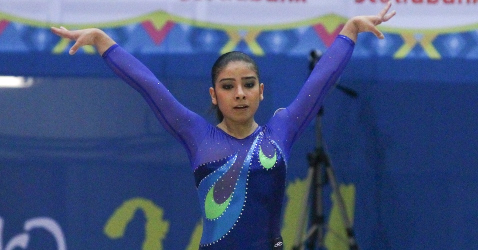 Bruna Leal disputa prova de solo na competição por equipes da ginástica artística